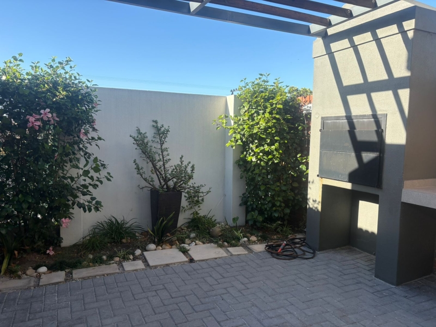 2 Bedroom Property for Sale in Sandown Western Cape